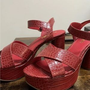 Nina shoes real red mock platform heel 8.5